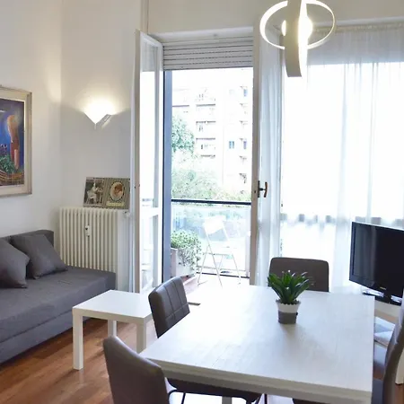 New Renovated With Balcony Porta Romana Appartement *