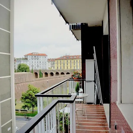 New Renovated With Balcony Porta Romana Appartement