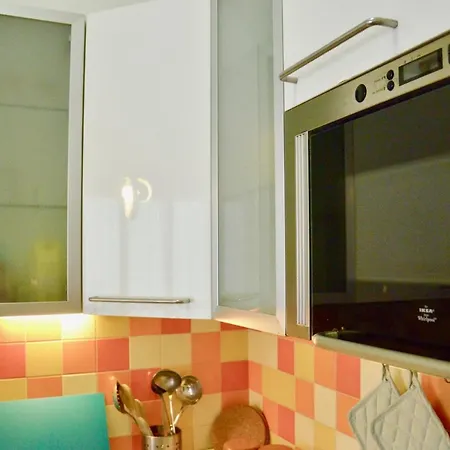 New Renovated With Balcony Porta Romana Apartmán *
